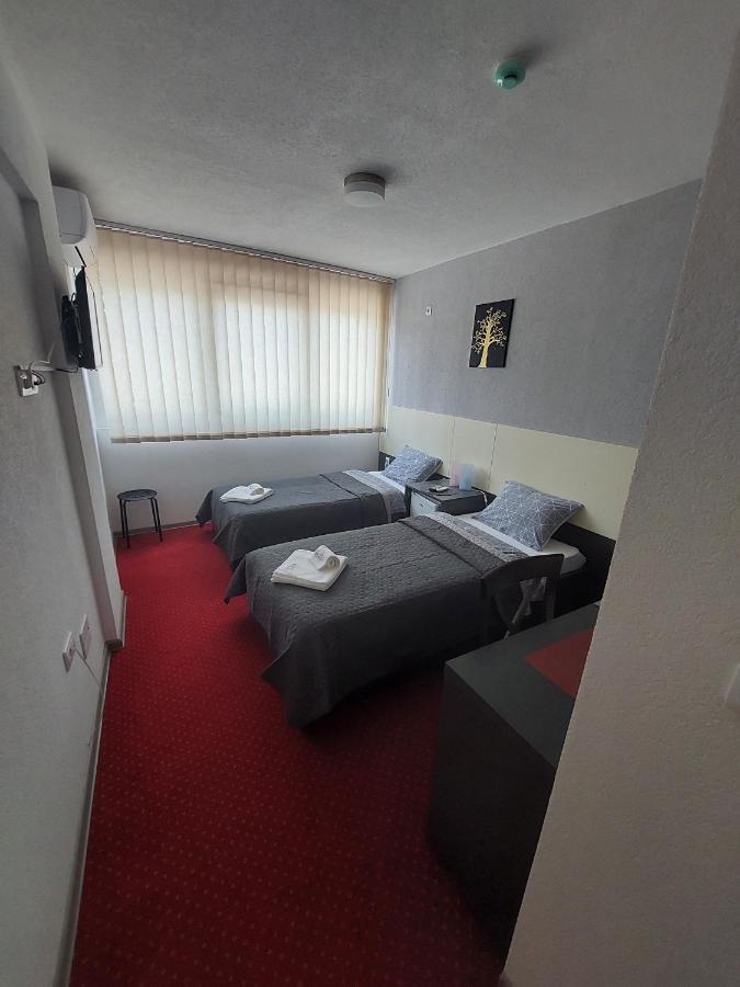 Rooms S&S Milicevic U Strogom Centru Aleksandrovca Aleksandrovac Exterior foto
