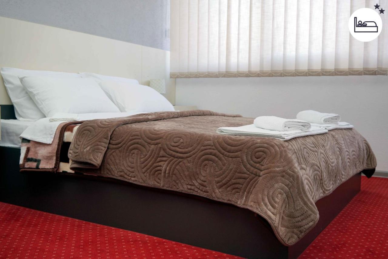 Rooms S&S Milicevic U Strogom Centru Aleksandrovca Aleksandrovac Exterior foto