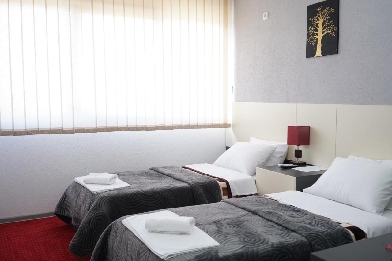 Rooms S&S Milicevic U Strogom Centru Aleksandrovca Aleksandrovac Exterior foto