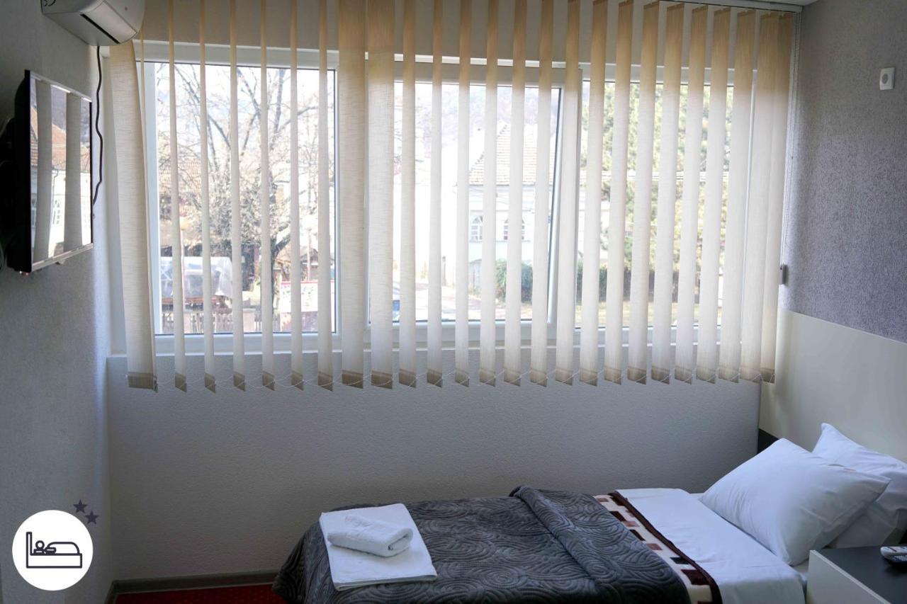 Rooms S&S Milicevic U Strogom Centru Aleksandrovca Aleksandrovac Exterior foto